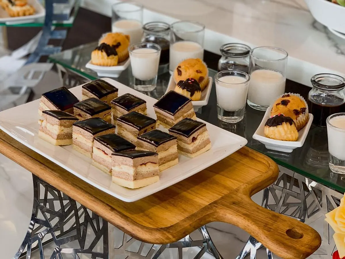Golden Lotus Grand Da Nang - Panoramic Rooftop Bar & Daily Afternoon Tea Hotel