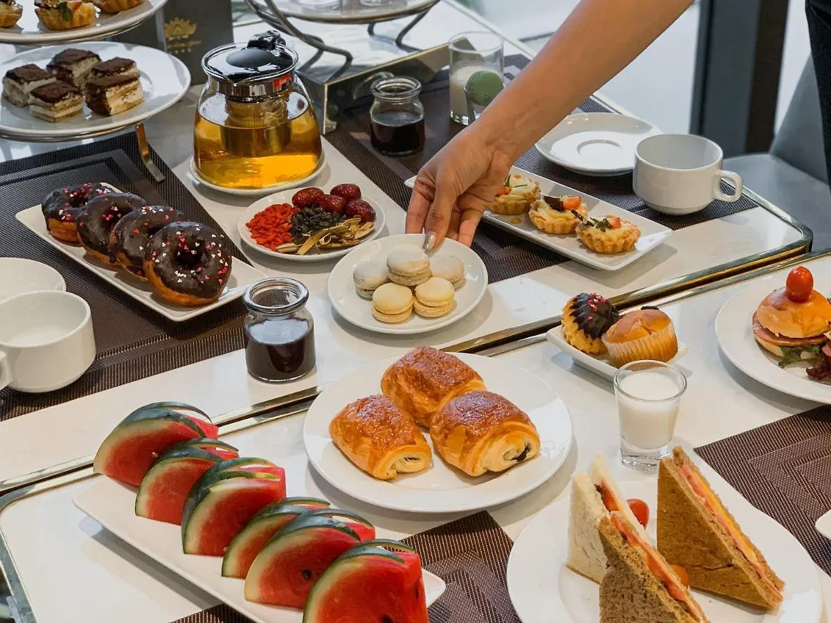 호텔 Golden Lotus Grand Da Nang - Panoramic Rooftop Bar & Daily Afternoon Tea