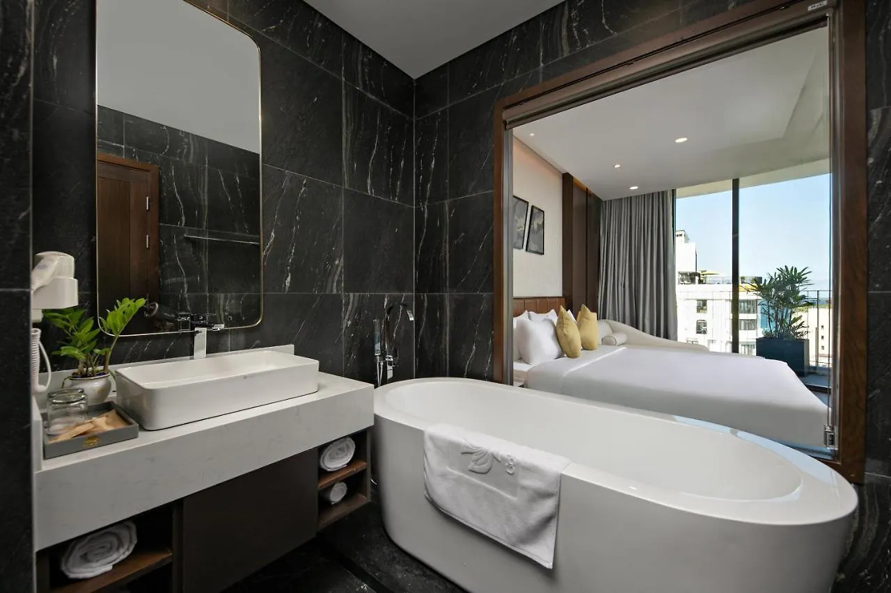 Golden Lotus Grand Da Nang - Panoramic Rooftop Bar & Daily Afternoon Tea Hotel