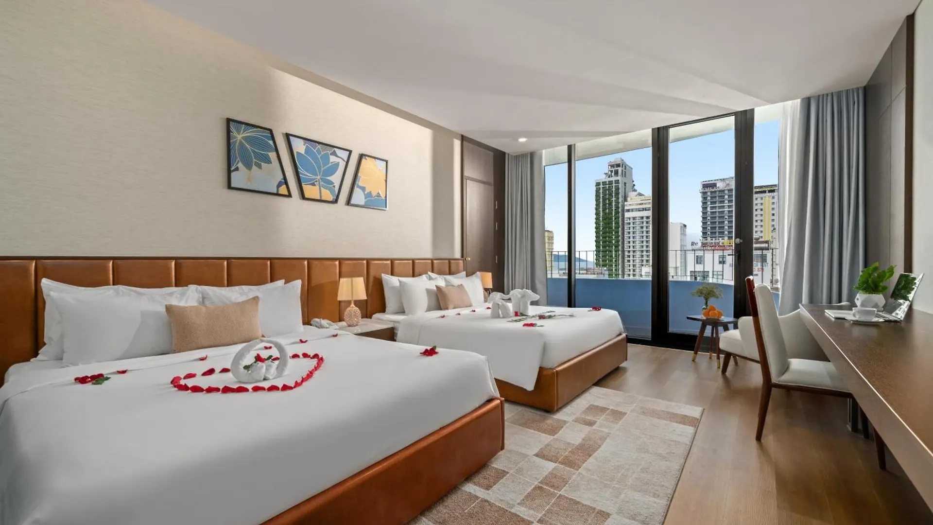 Golden Lotus Grand Da Nang - Panoramic Rooftop Bar & Daily Afternoon Tea Vietnam