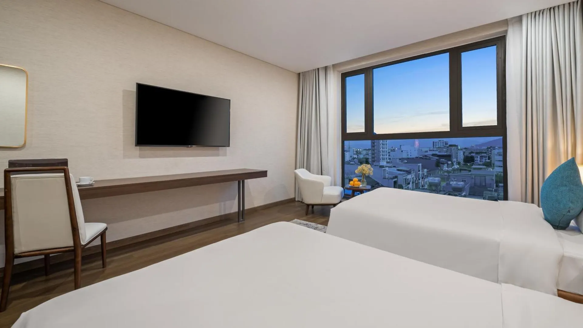 Hotel Golden Lotus Grand Đà Nẵng 4*,  Vietnam
