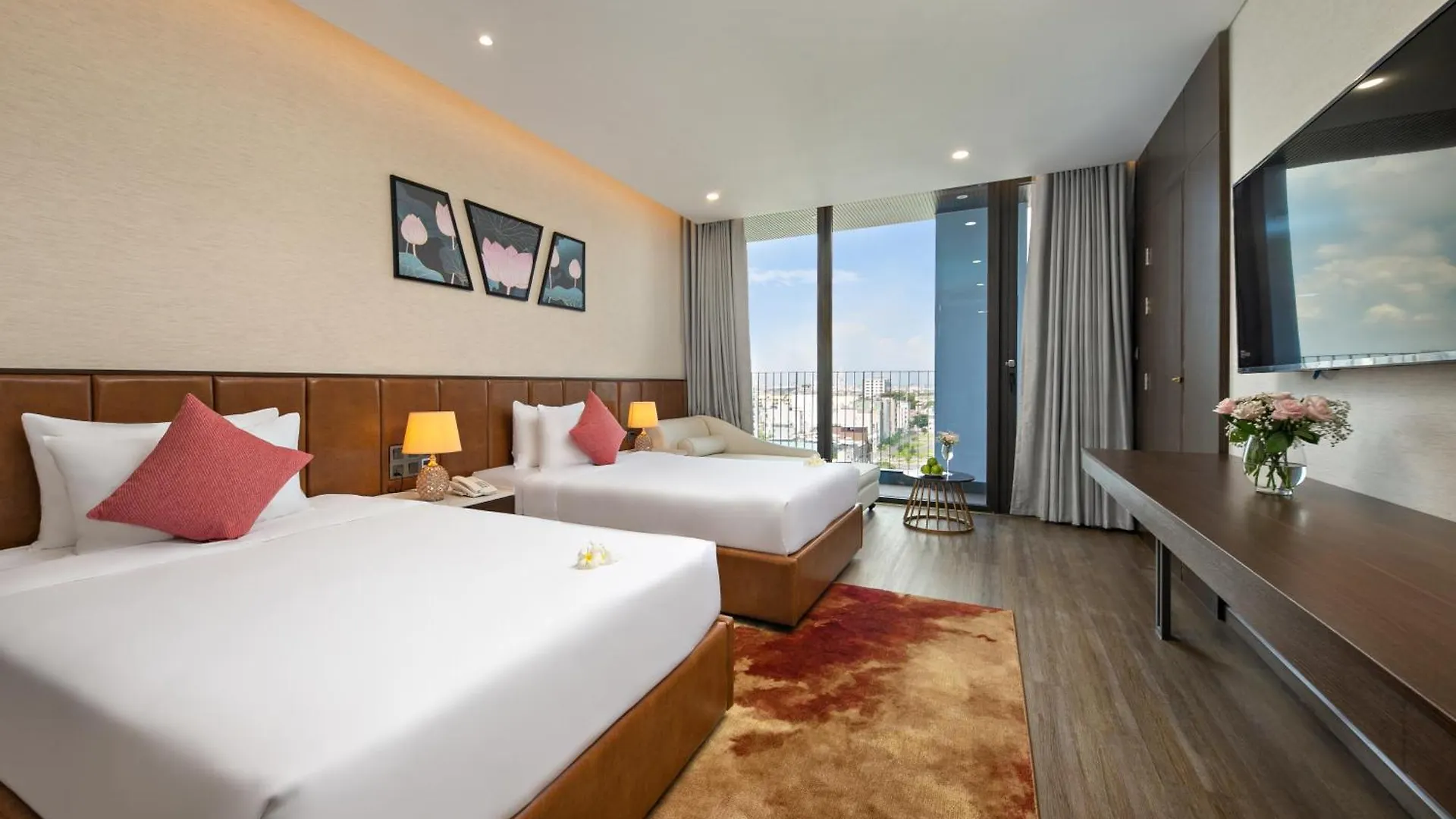 Golden Lotus Grand Da Nang - Panoramic Rooftop Bar & Daily Afternoon Tea