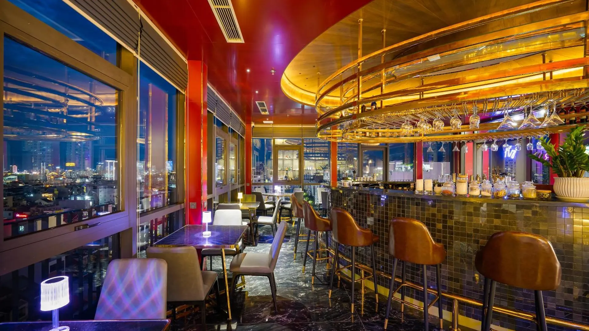 Golden Lotus Grand Da Nang - Panoramic Rooftop Bar & Daily Afternoon Tea