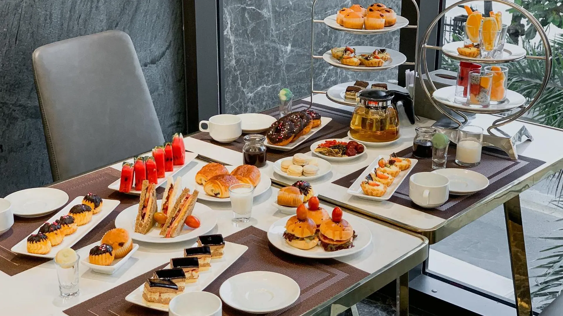 Golden Lotus Grand Da Nang - Panoramic Rooftop Bar & Daily Afternoon Tea Hotel